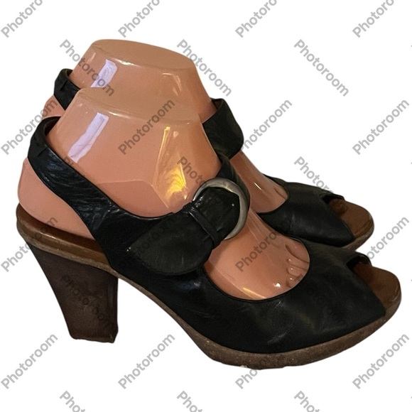 Naya Black Leather Heels Sz 8M - Picture 1 of 10